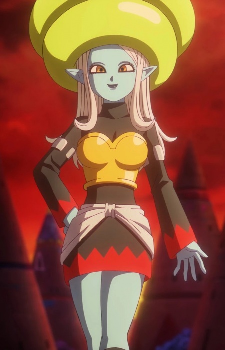 Красивая женщина в странной шляпе