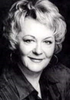 Николь Фавар