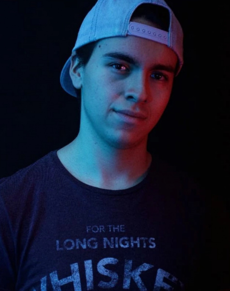 Луис Флорес