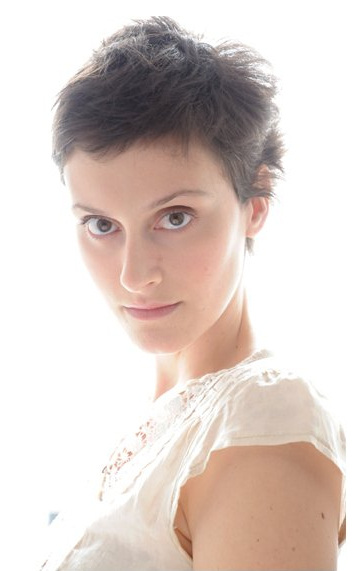 Кэролайн Моззон