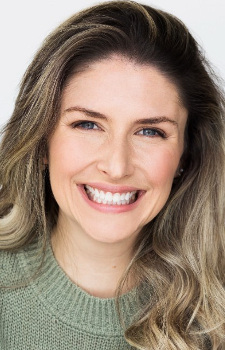 Стефани Долан