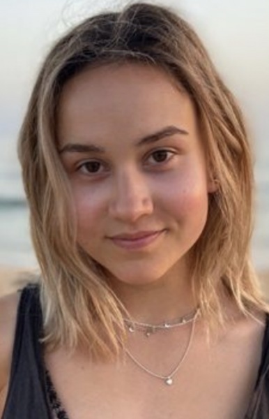 Виктория Дос Сантос