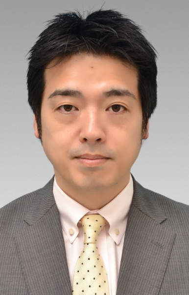 Такэфуми Канари