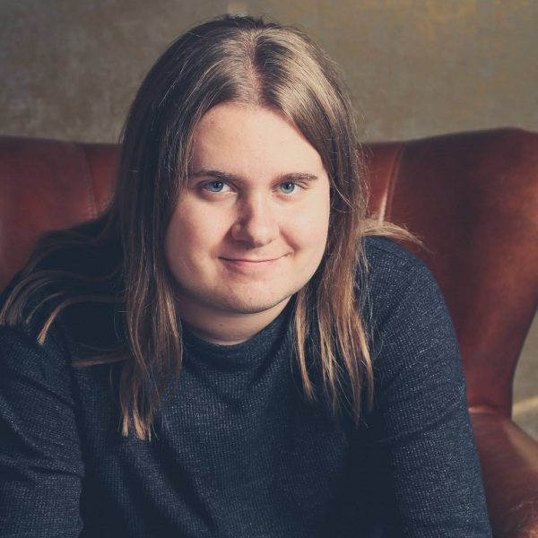 Лукас Векер