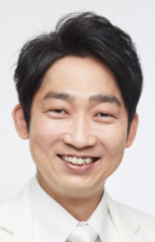 Акира Исида