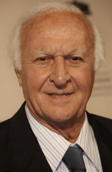 Robert Loggia