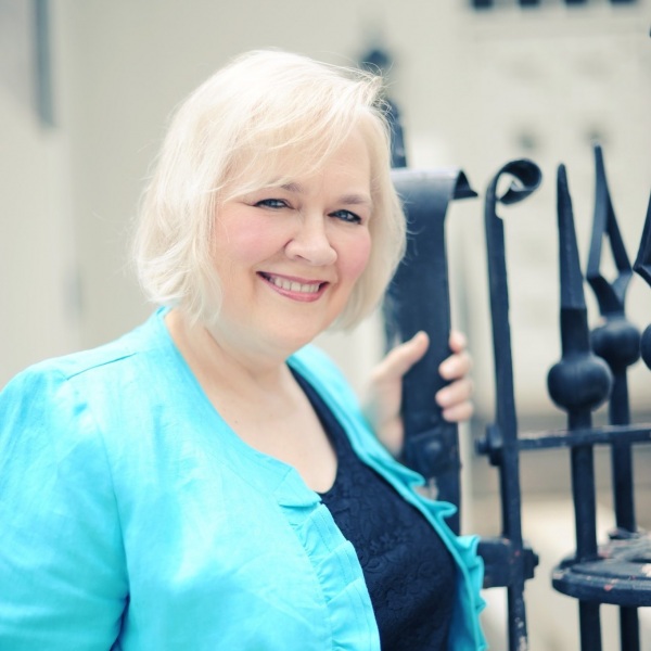 Линда Джонс