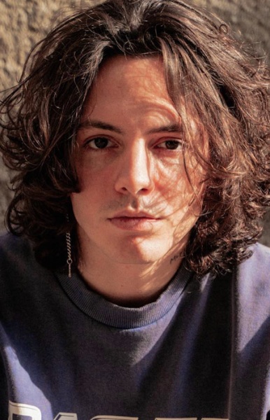 Иона Менните